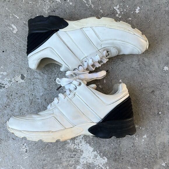 Chanel leather trainers - Picture 3 of 12